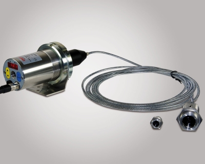 Pyromètre avec câble à fibre optique et tête de mesure