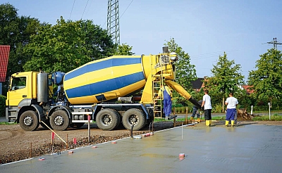 Beton karıştırma araçı