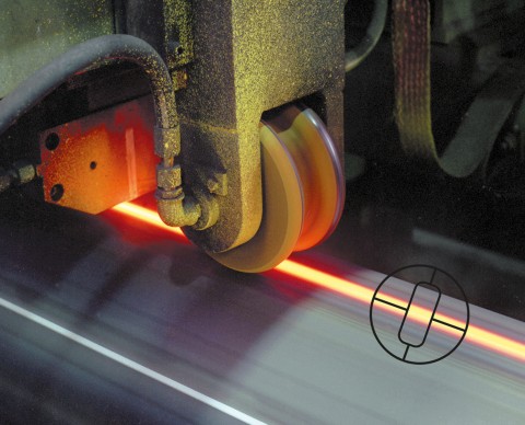 Correct measurement is possible as long as the wire oscillates within the measuring field.